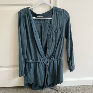 Green long sleeve romper XS